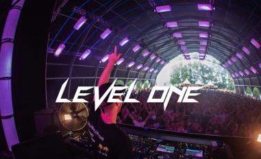 Schermafbeelding van djlevelone.com